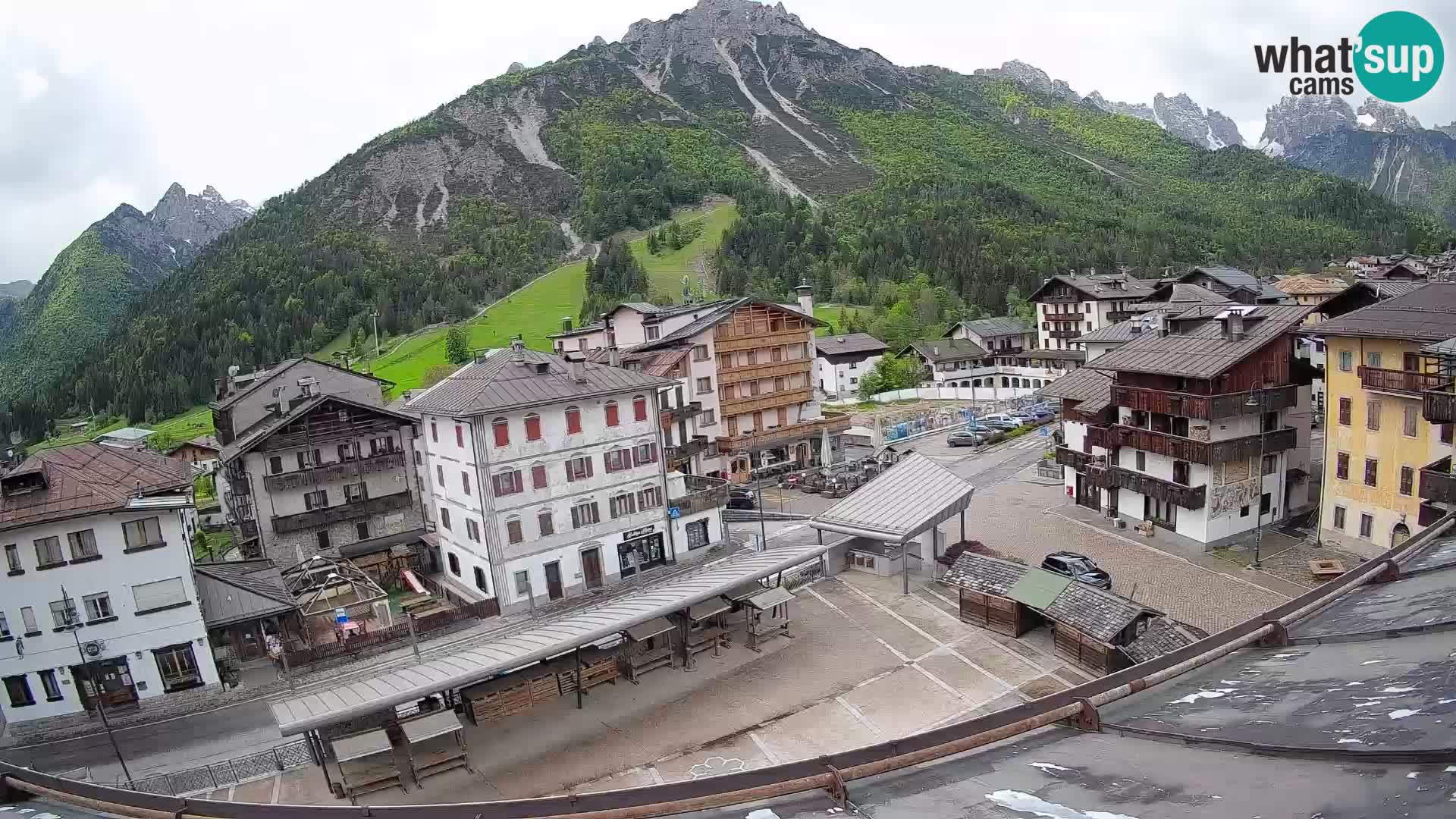 Plaza principal de Forni di Sopra