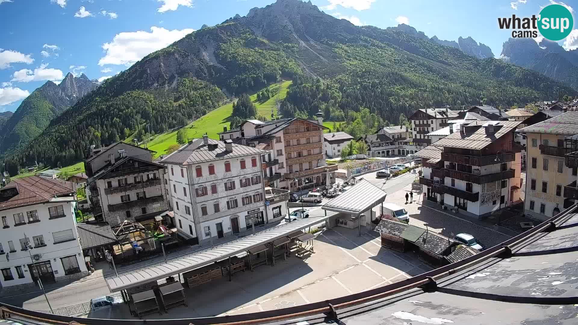 Plaza principal de Forni di Sopra