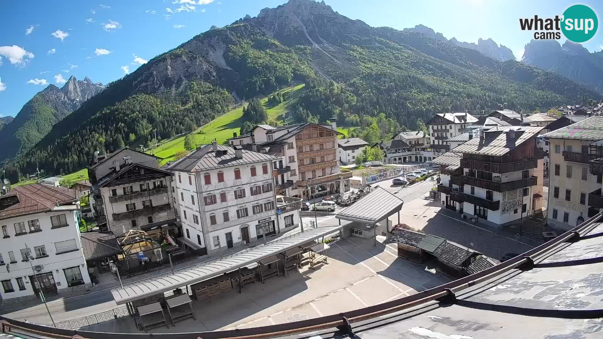 Plaza principal de Forni di Sopra