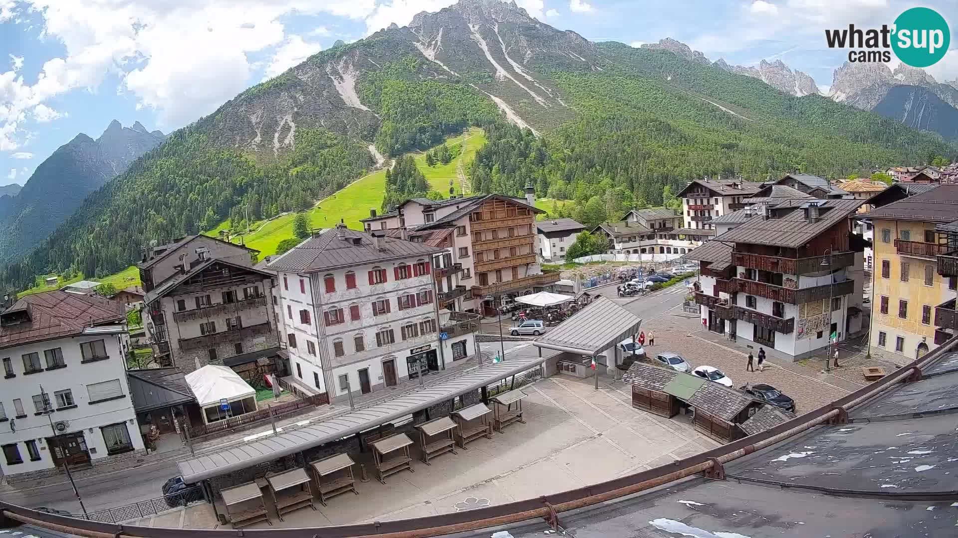 Piazza centrale di Forni di Sopra