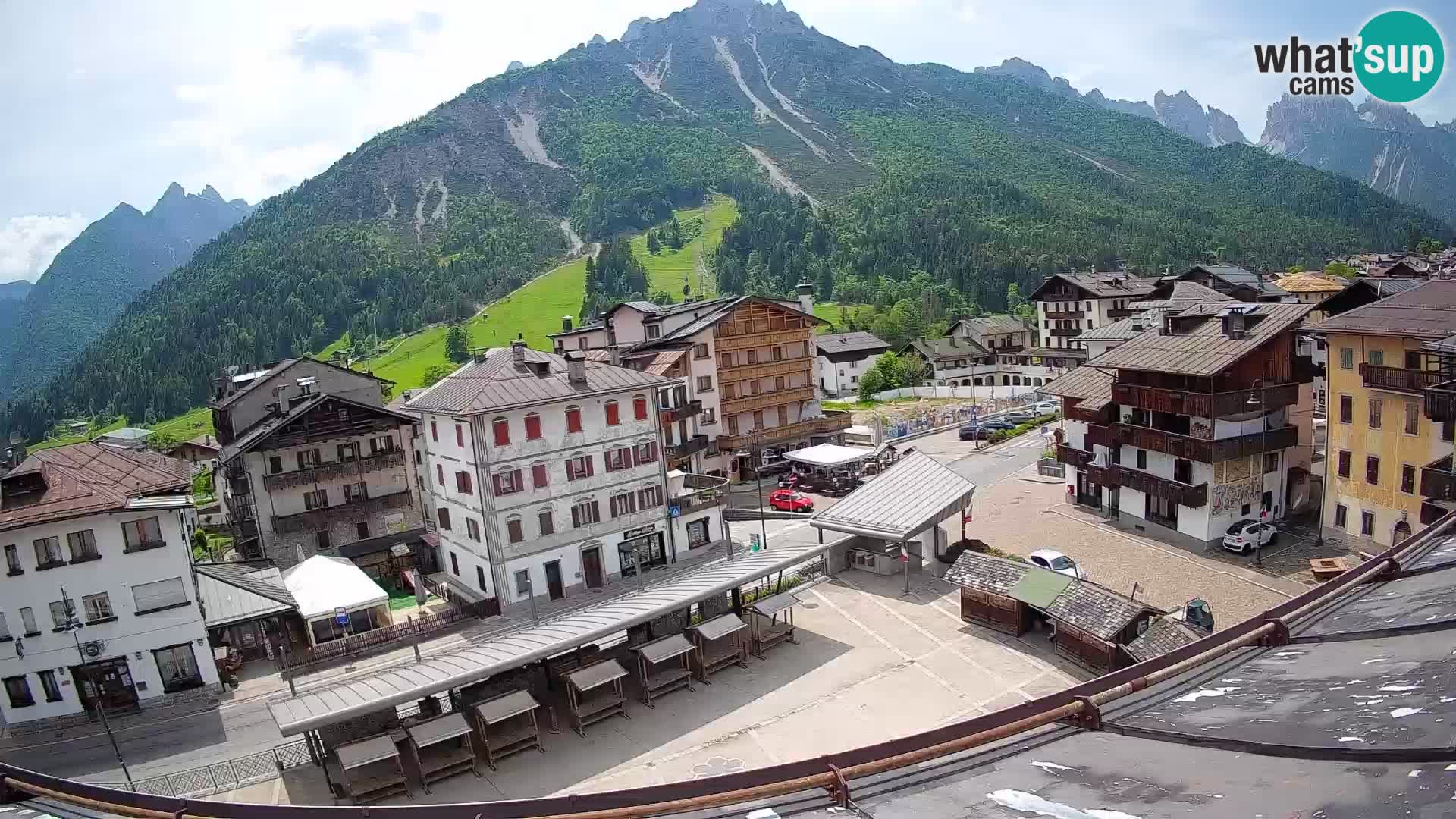 Piazza centrale di Forni di Sopra