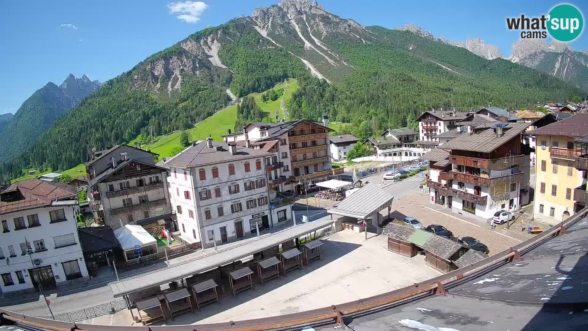 Plaza principal de Forni di Sopra