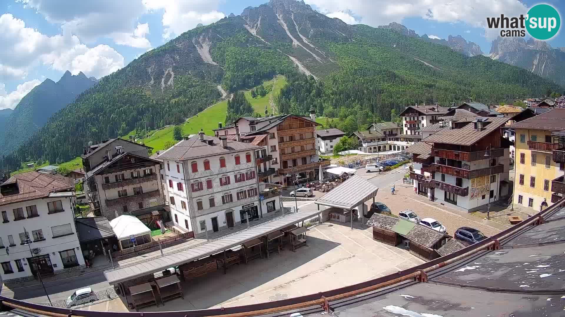 Piazza centrale di Forni di Sopra