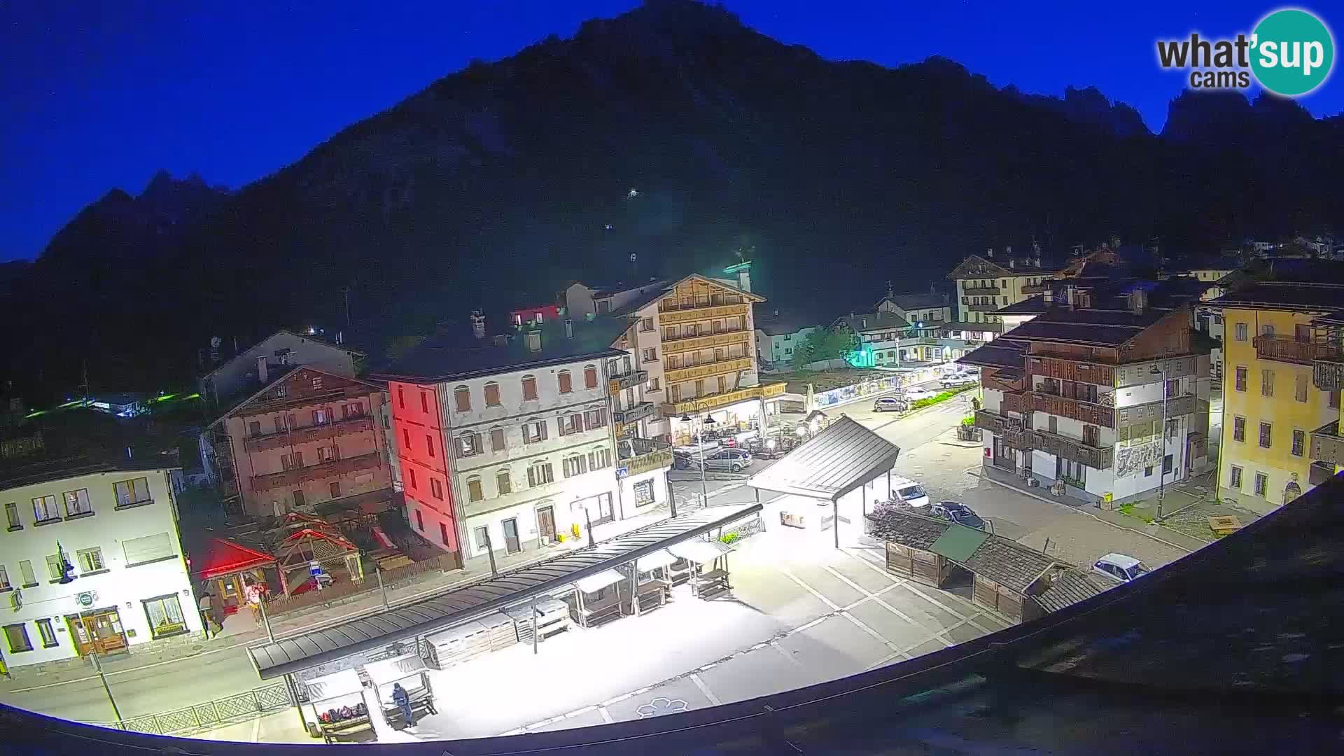 Piazza centrale di Forni di Sopra