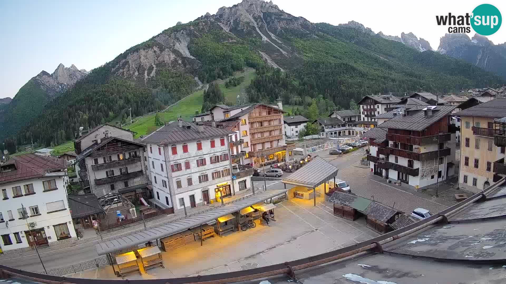 Plaza principal de Forni di Sopra