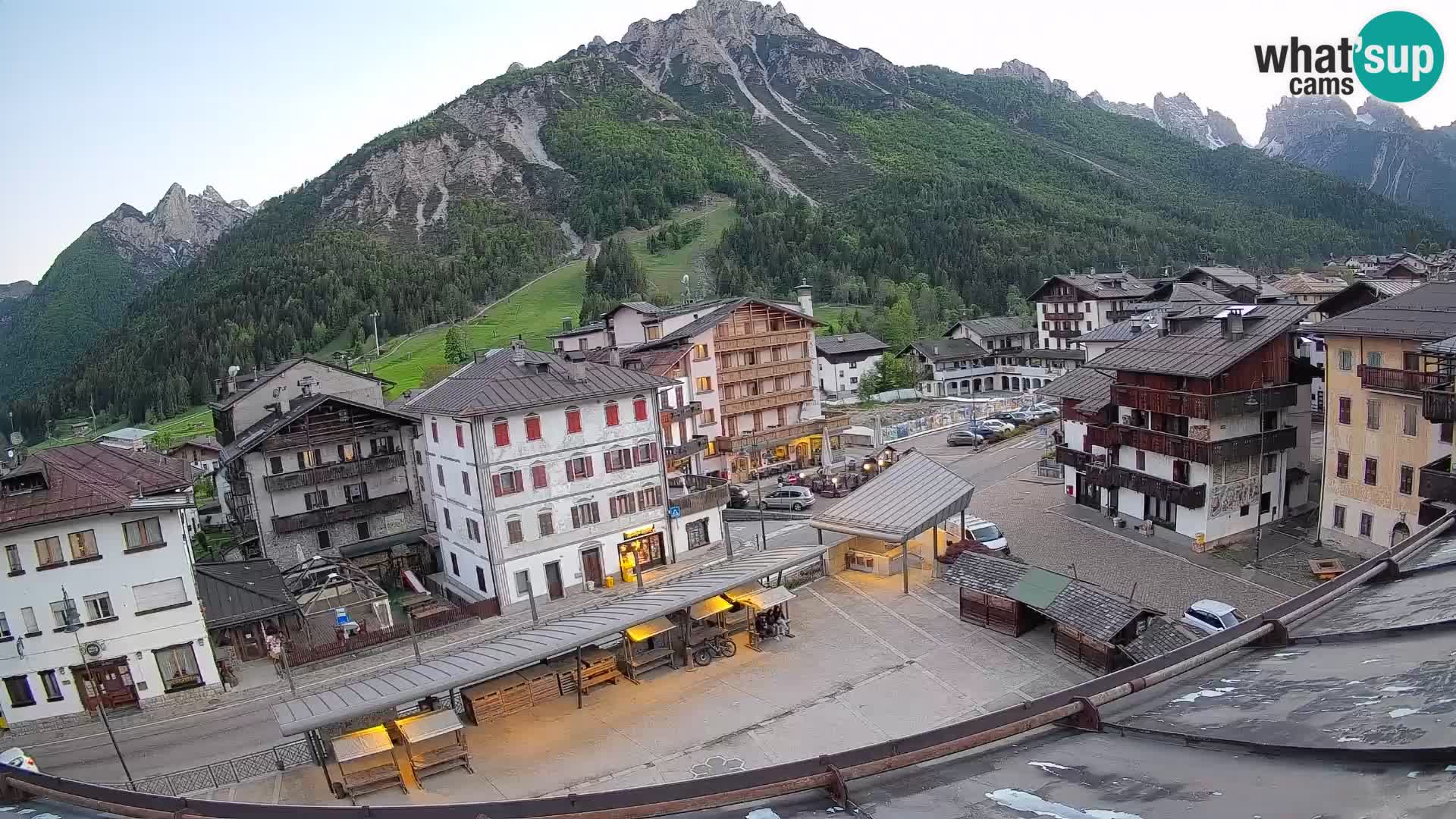 Piazza centrale di Forni di Sopra