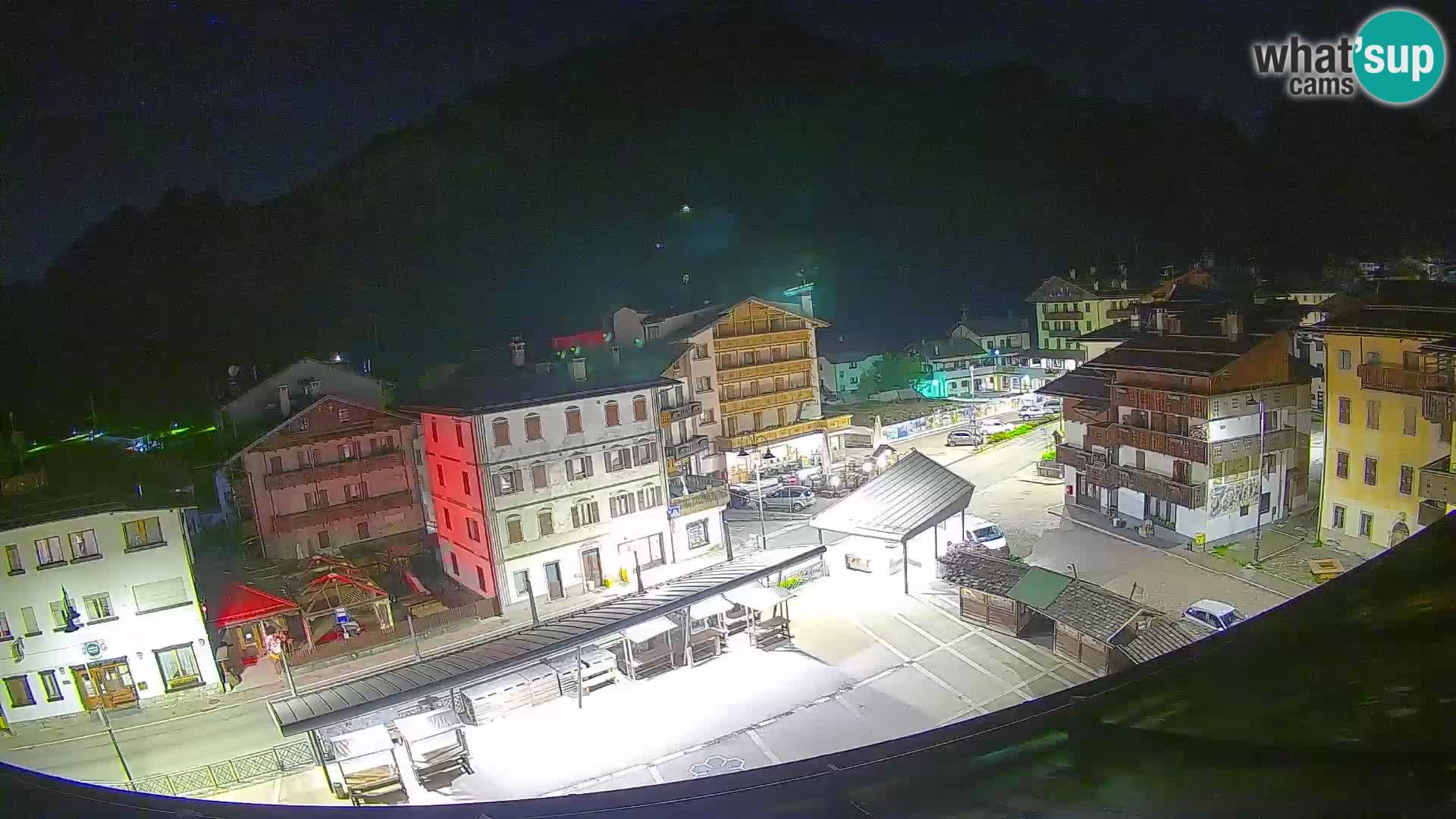 Plaza principal de Forni di Sopra