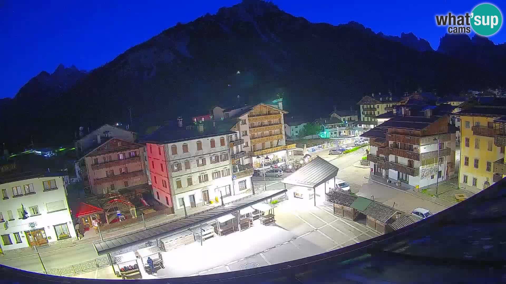 Piazza centrale di Forni di Sopra