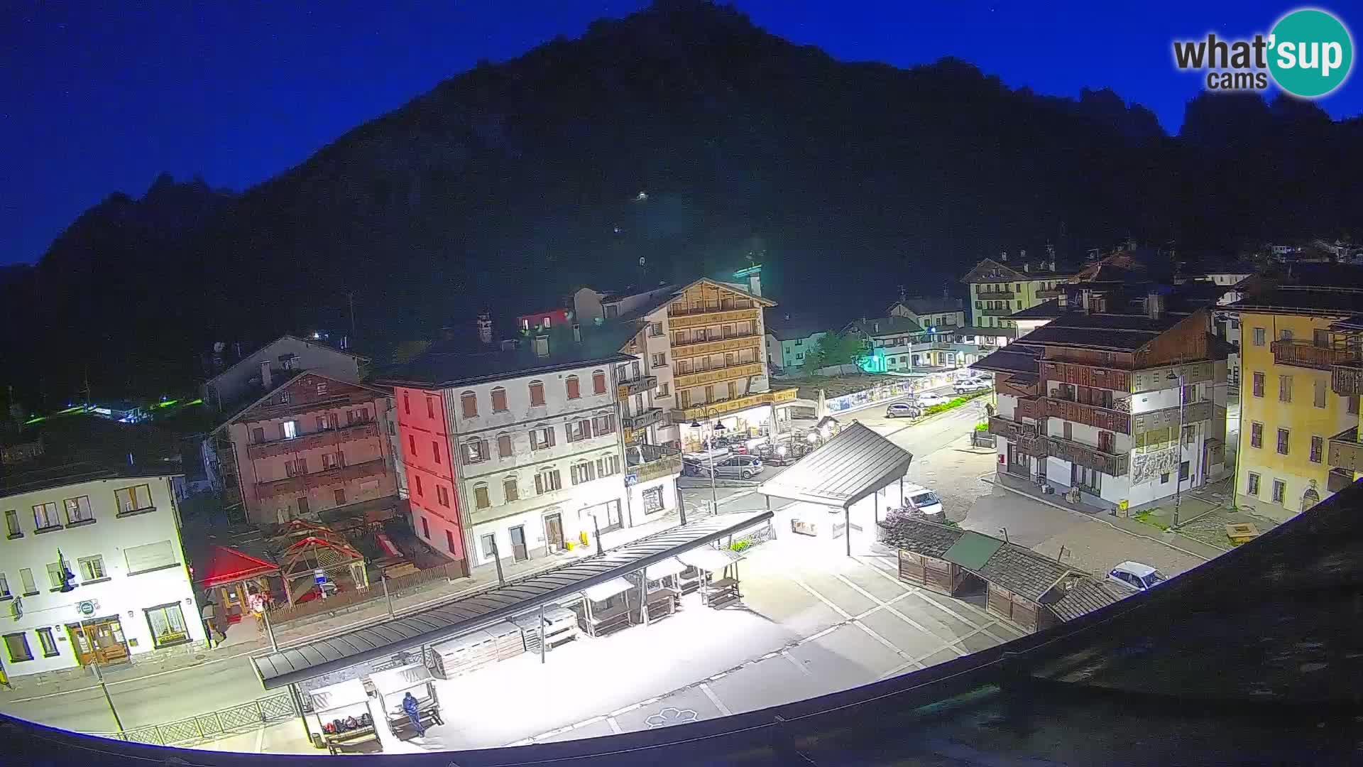 Piazza centrale di Forni di Sopra