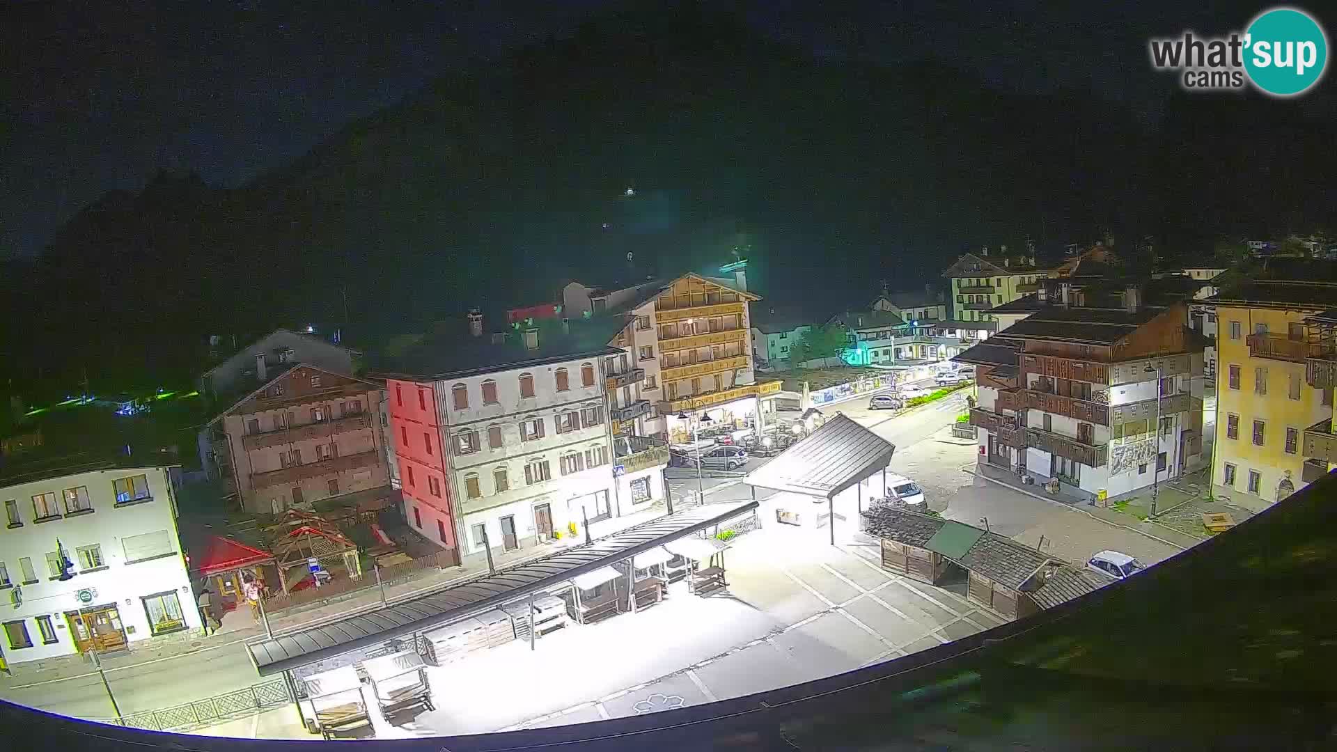 Piazza centrale di Forni di Sopra