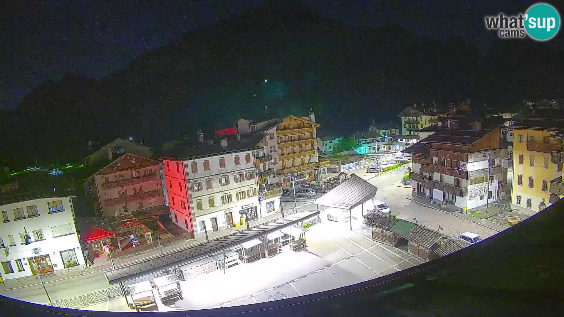 Plaza principal de Forni di Sopra