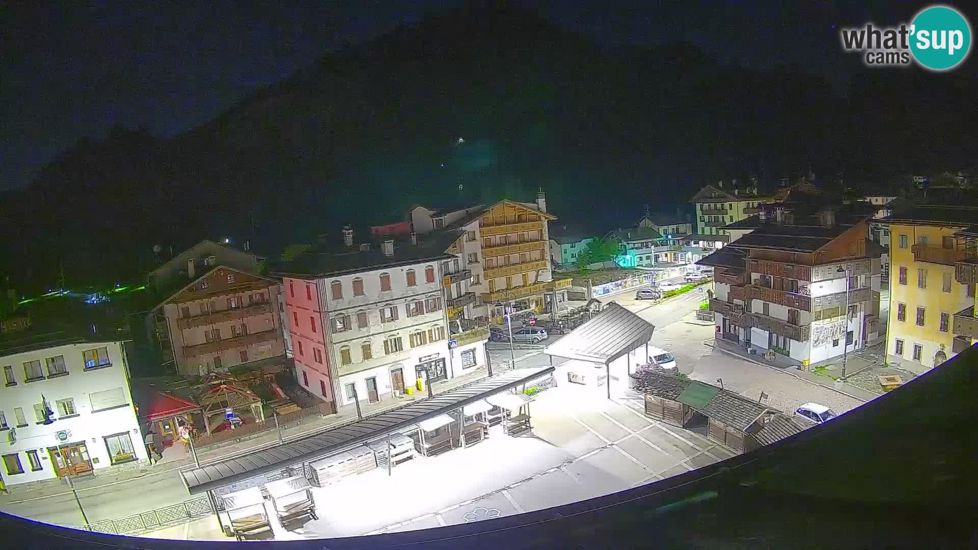 Plaza principal de Forni di Sopra