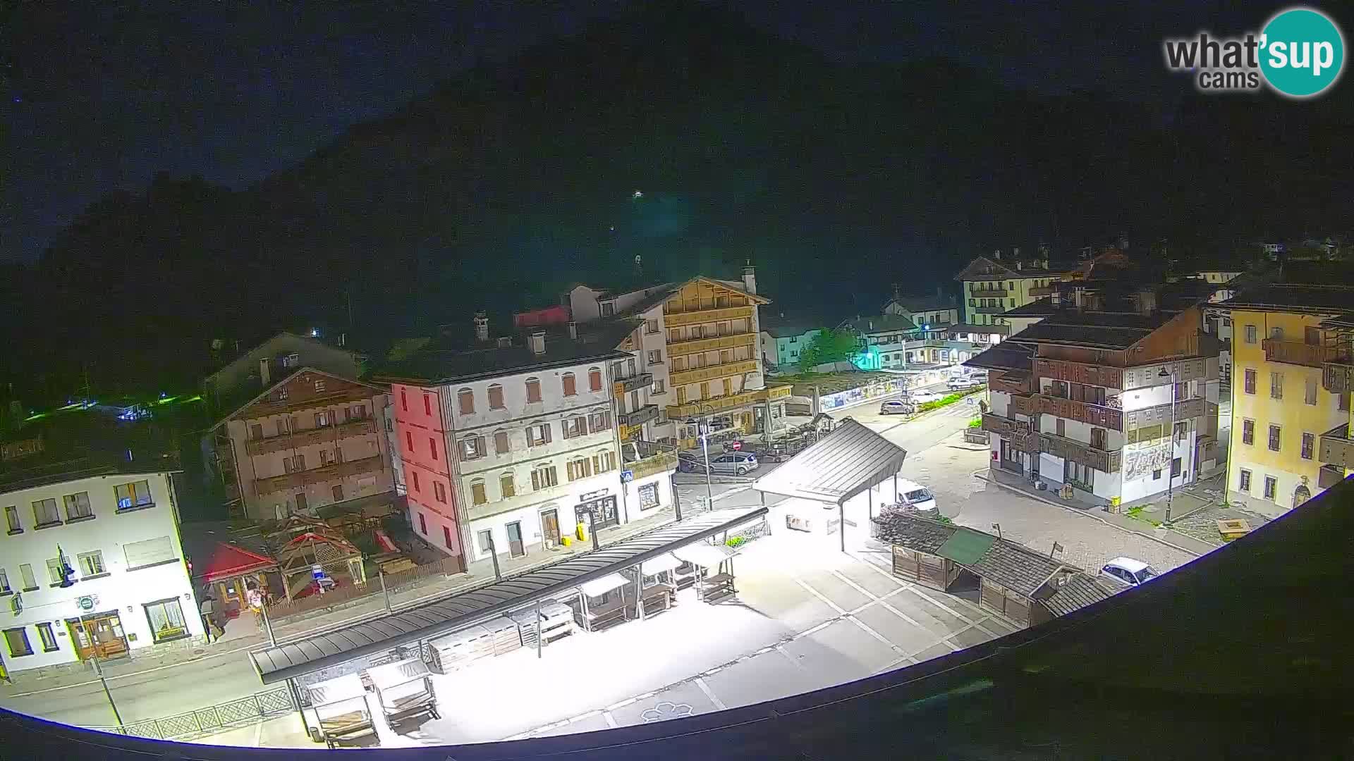 Piazza centrale di Forni di Sopra