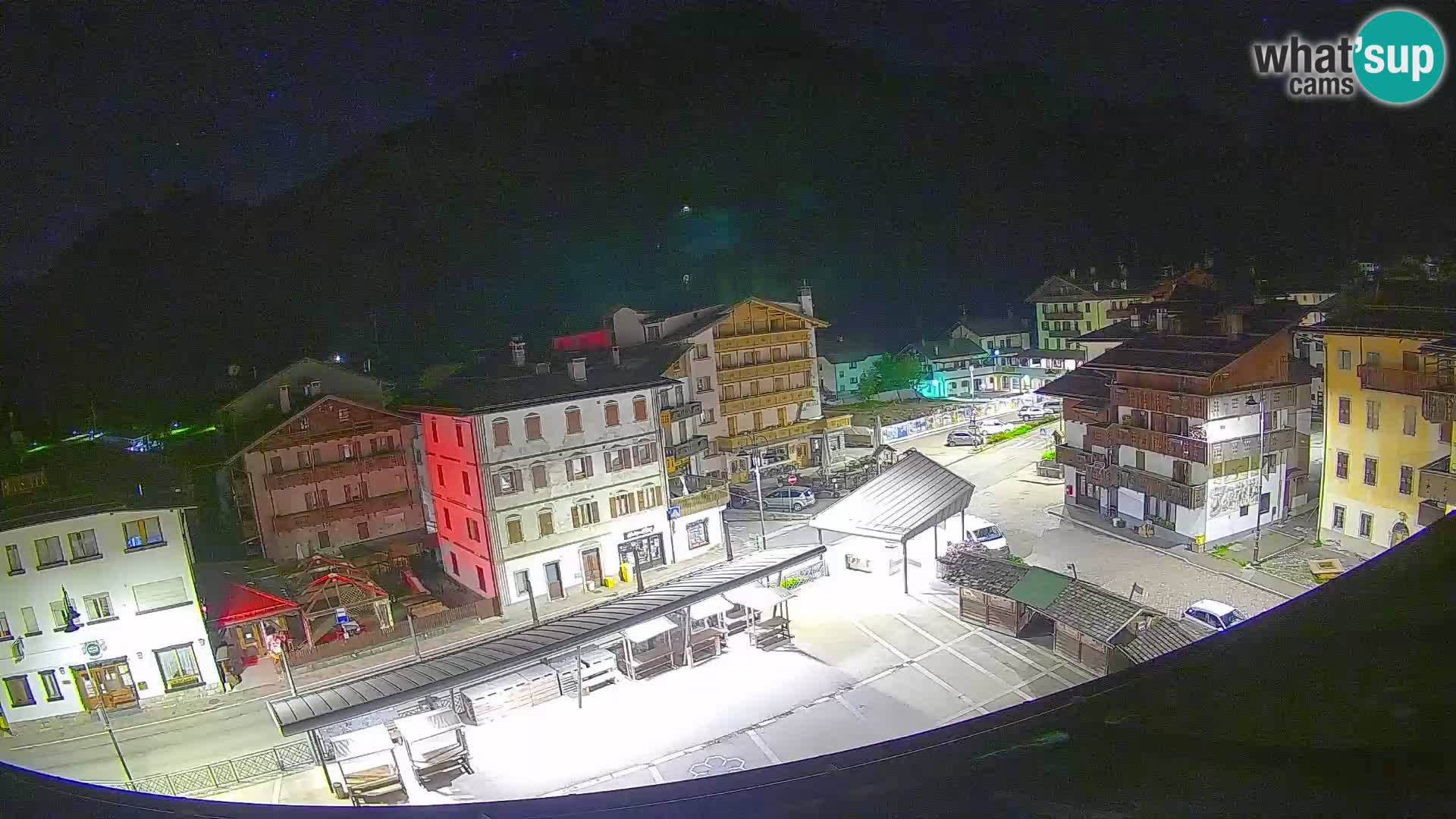 Piazza centrale di Forni di Sopra