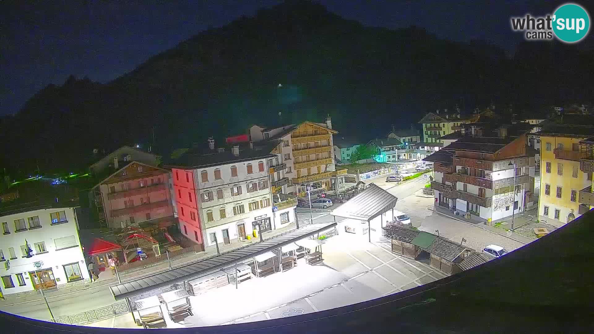 Piazza centrale di Forni di Sopra