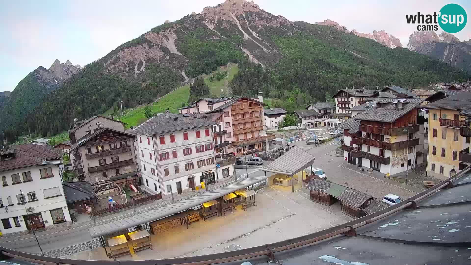 Piazza centrale di Forni di Sopra