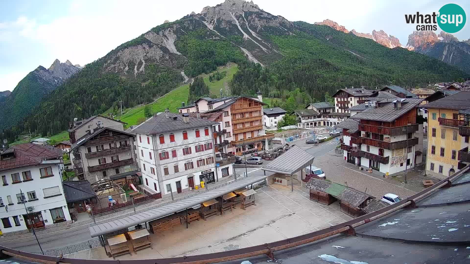 Piazza centrale di Forni di Sopra
