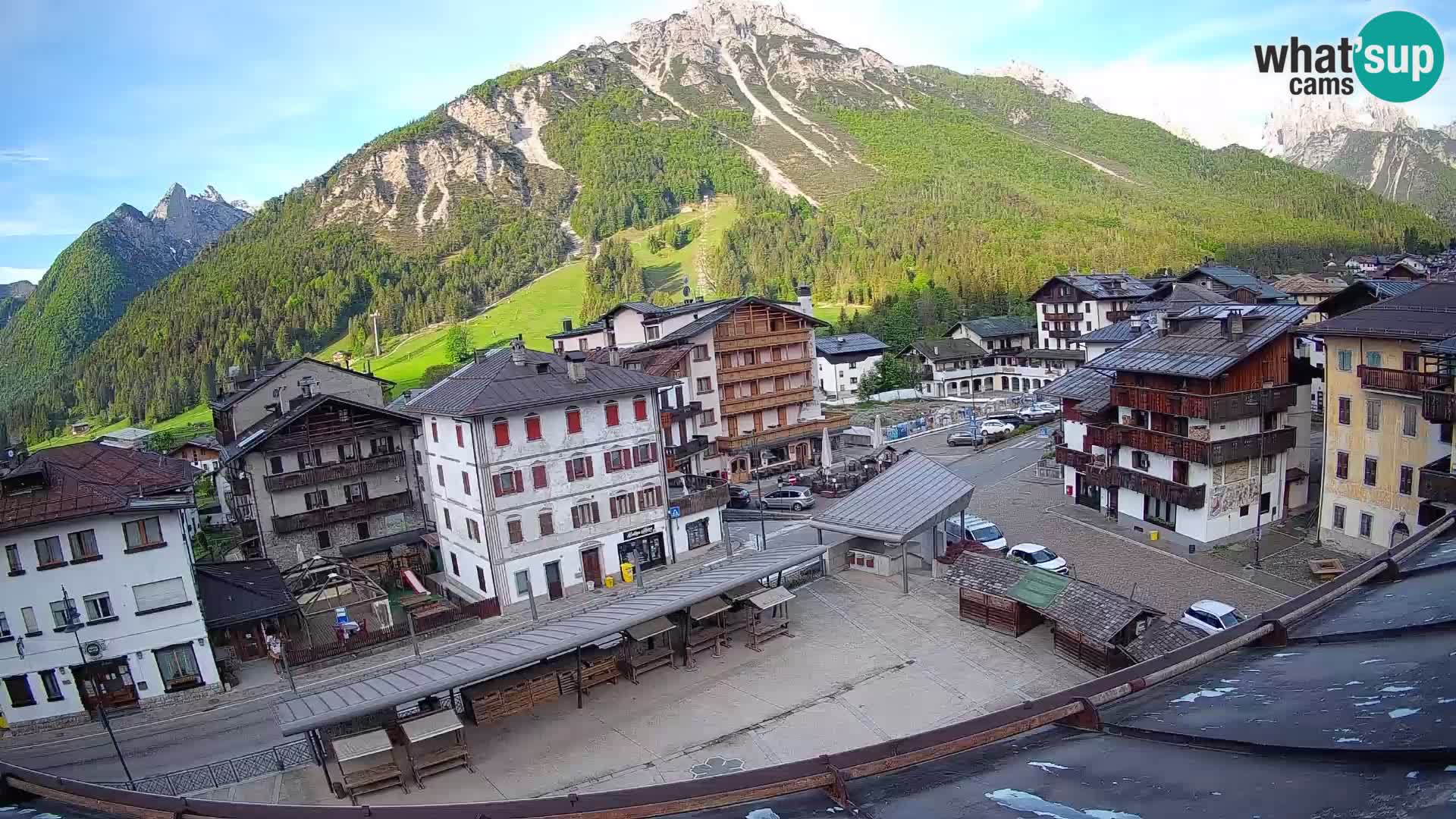 Plaza principal de Forni di Sopra