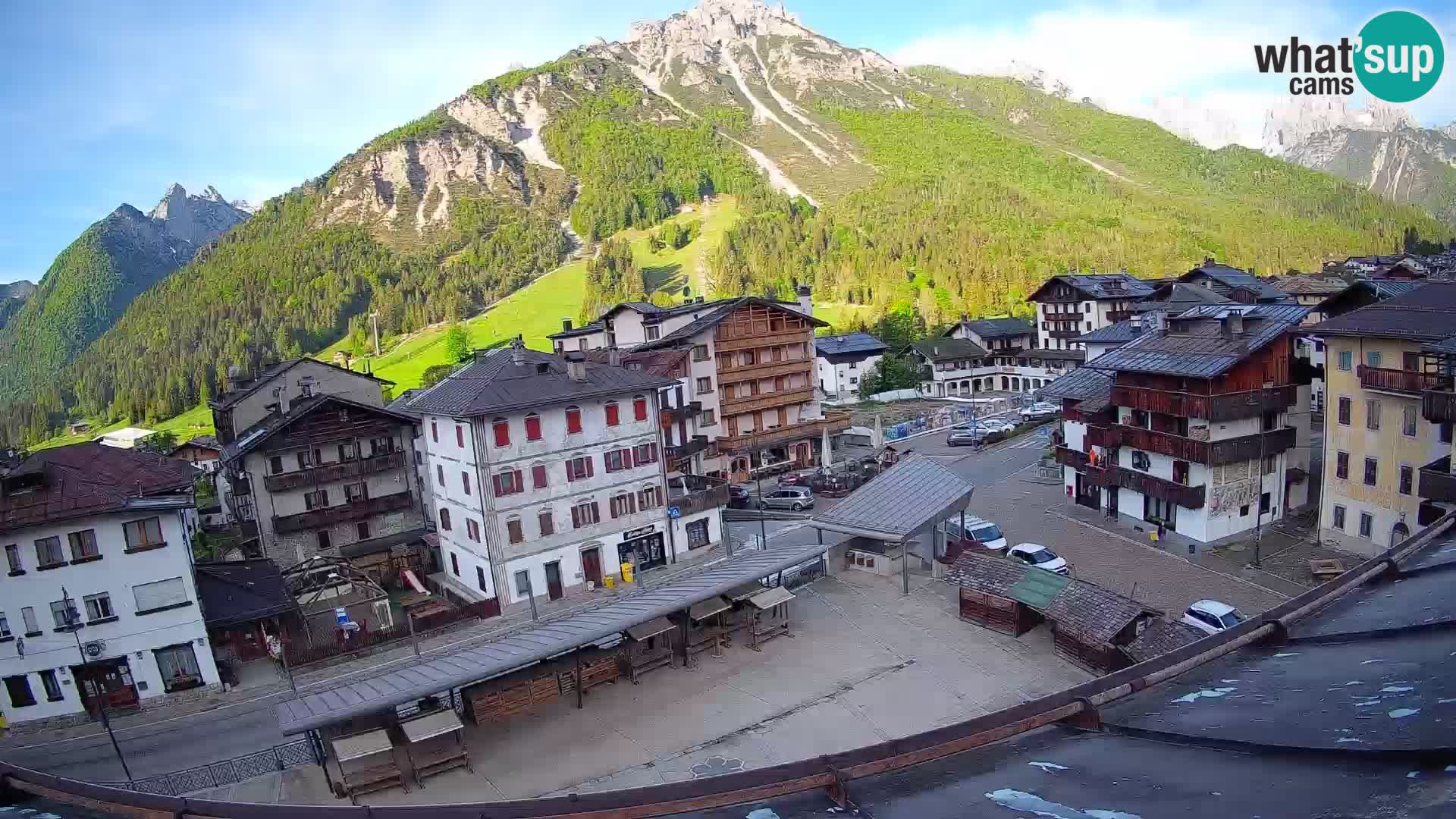 Piazza centrale di Forni di Sopra
