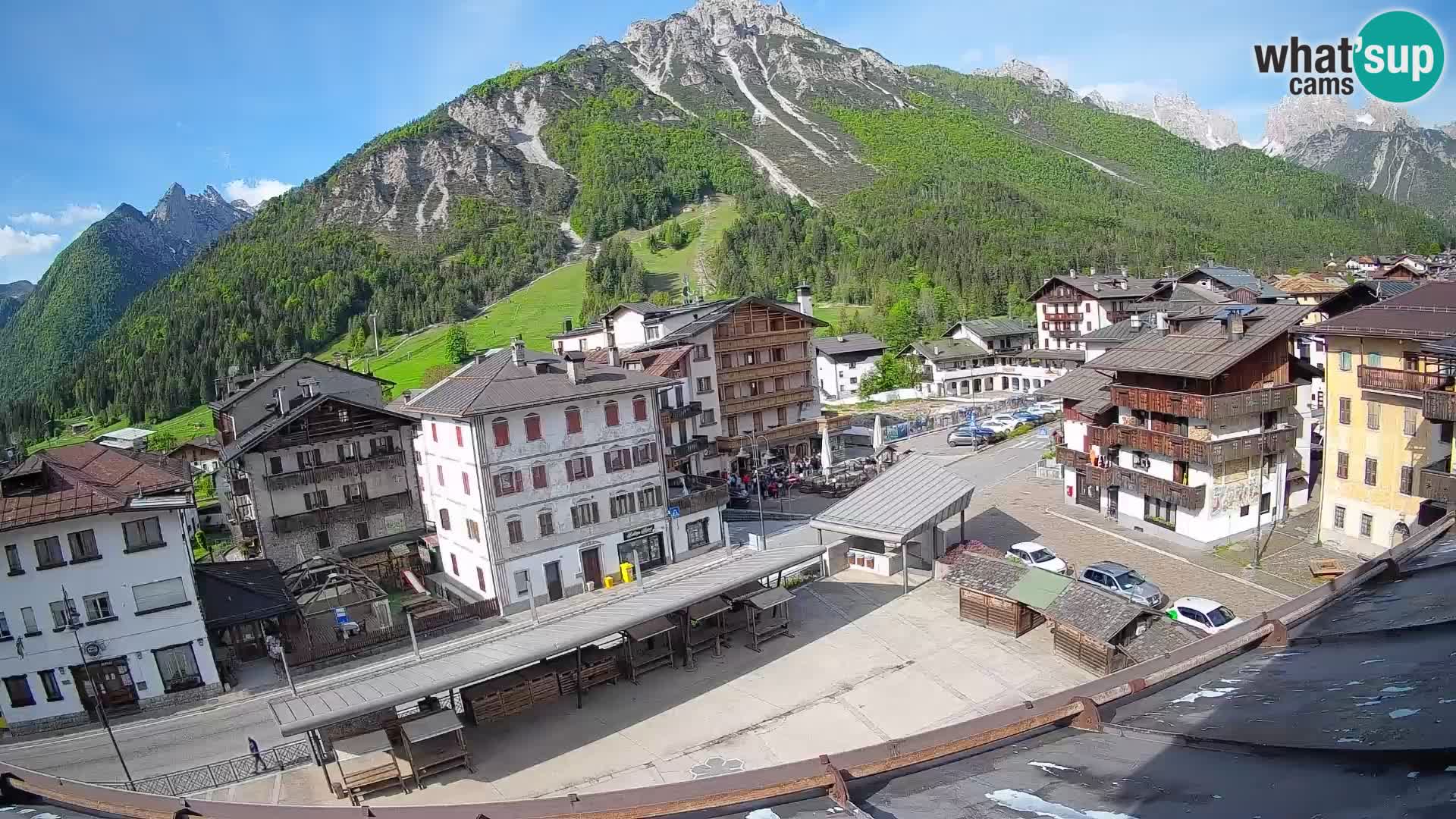 Piazza centrale di Forni di Sopra