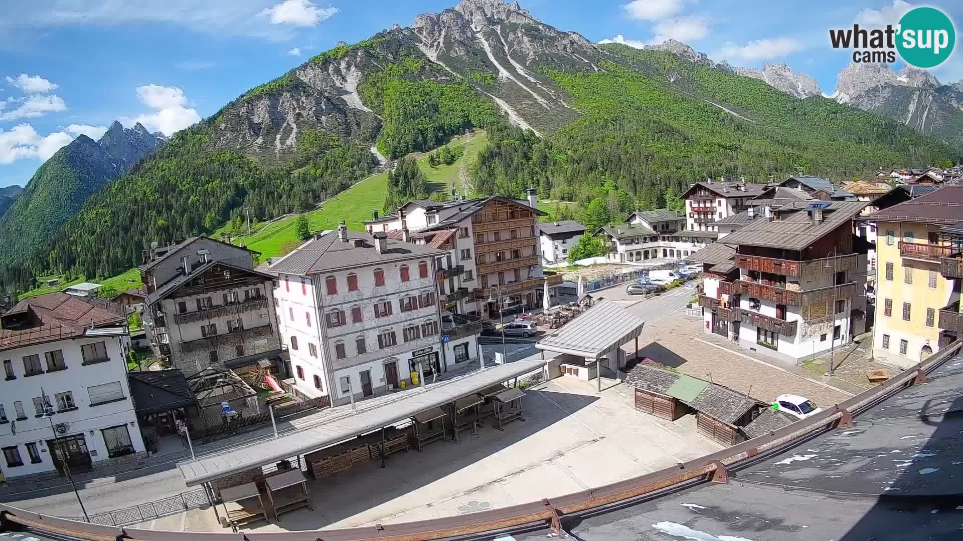 Plaza principal de Forni di Sopra