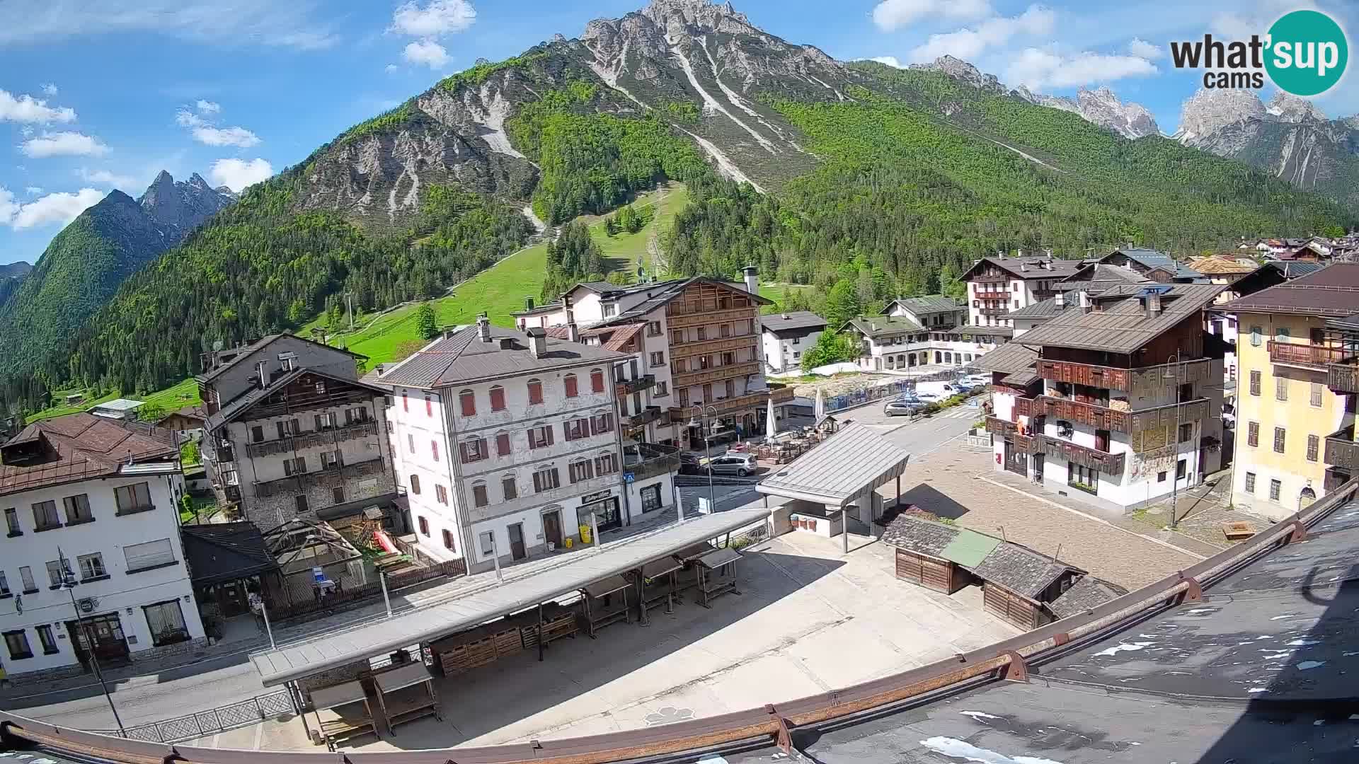 Piazza centrale di Forni di Sopra