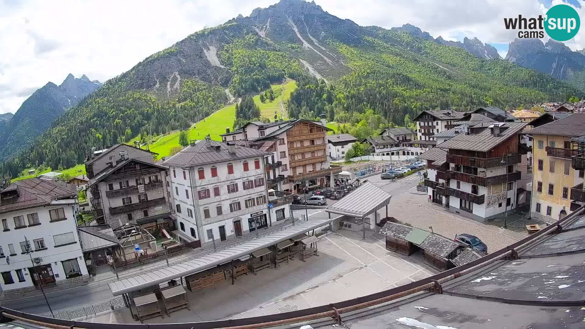 Piazza centrale di Forni di Sopra