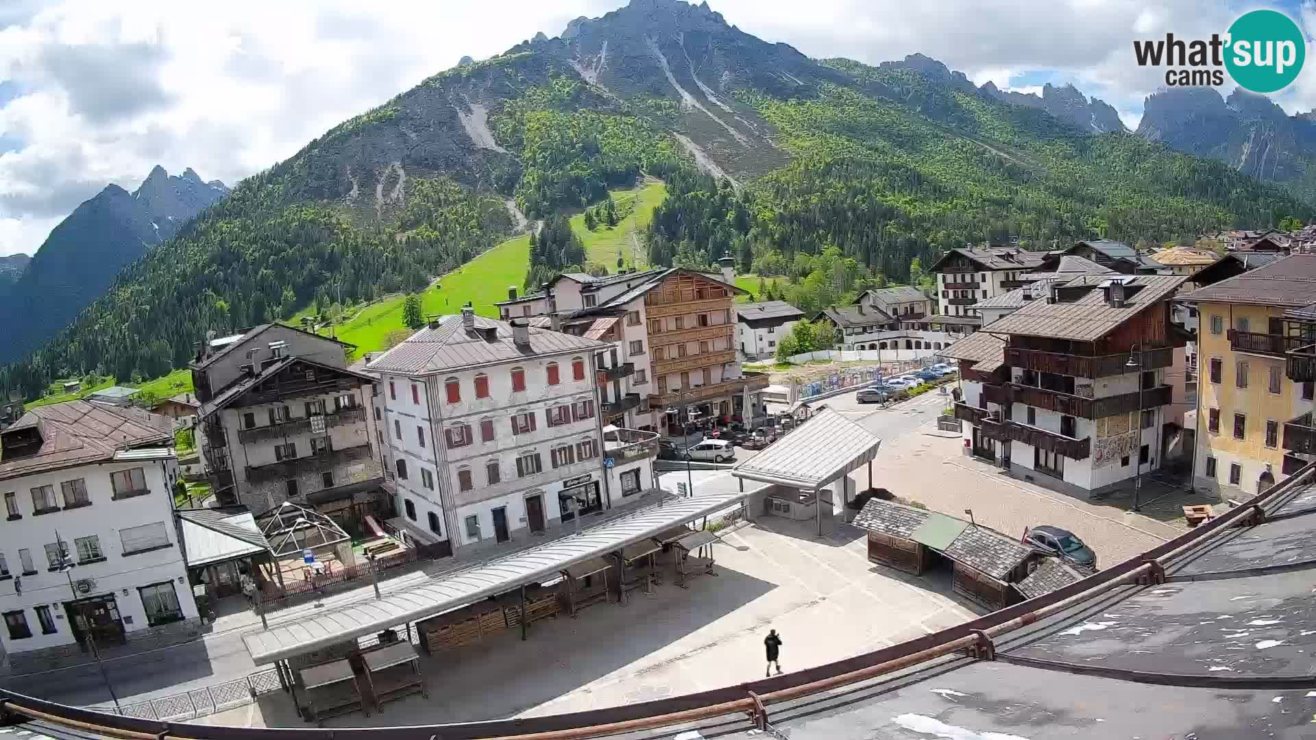 Piazza centrale di Forni di Sopra