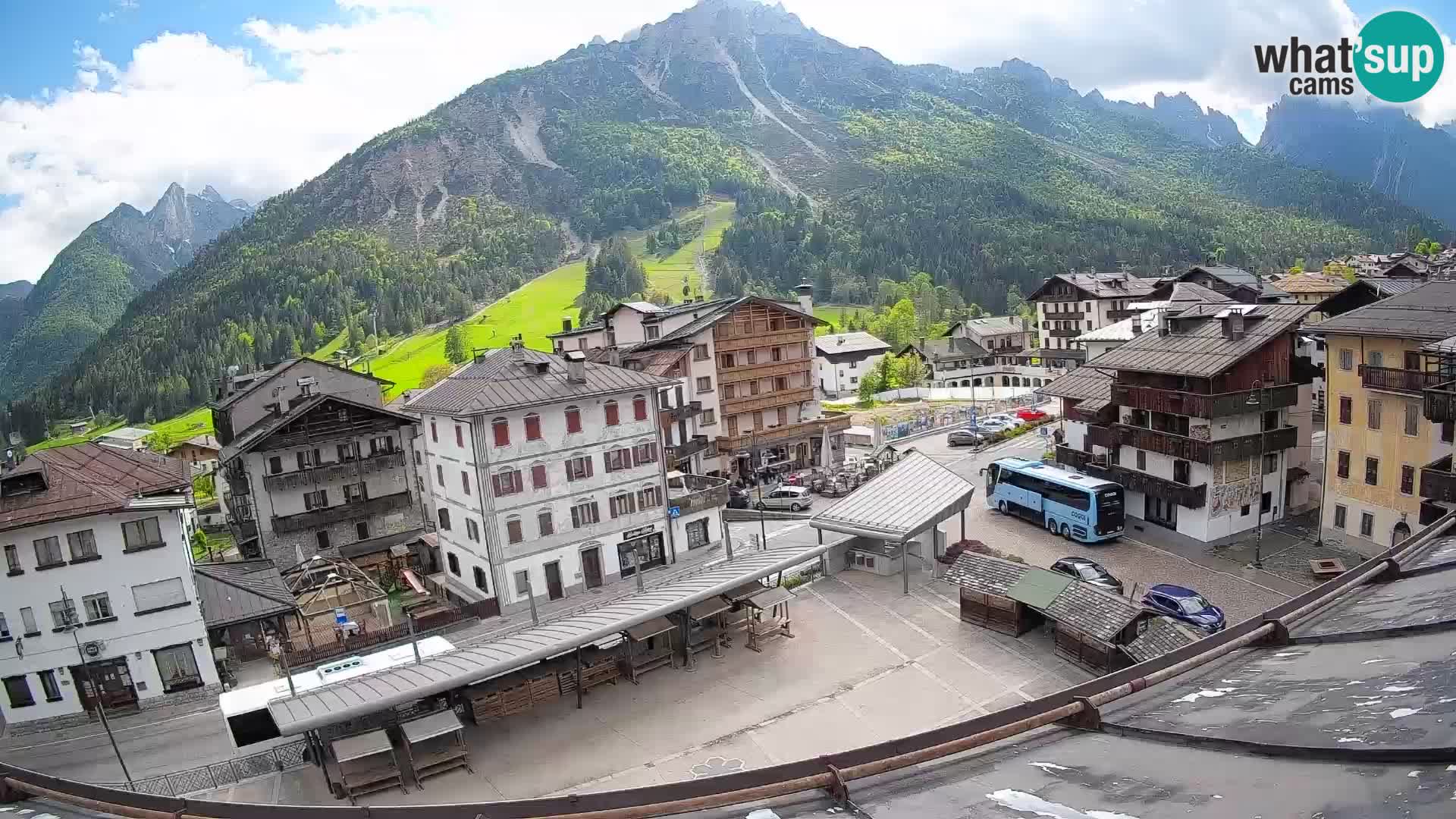 Plaza principal de Forni di Sopra