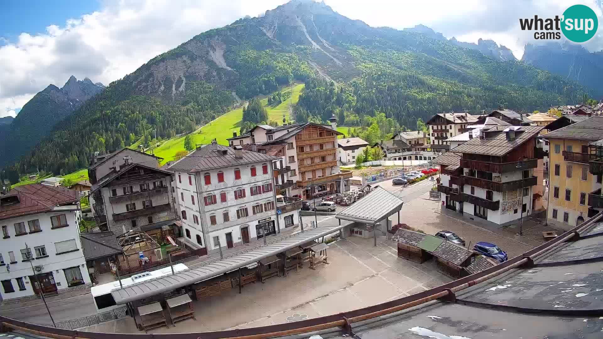 Piazza centrale di Forni di Sopra