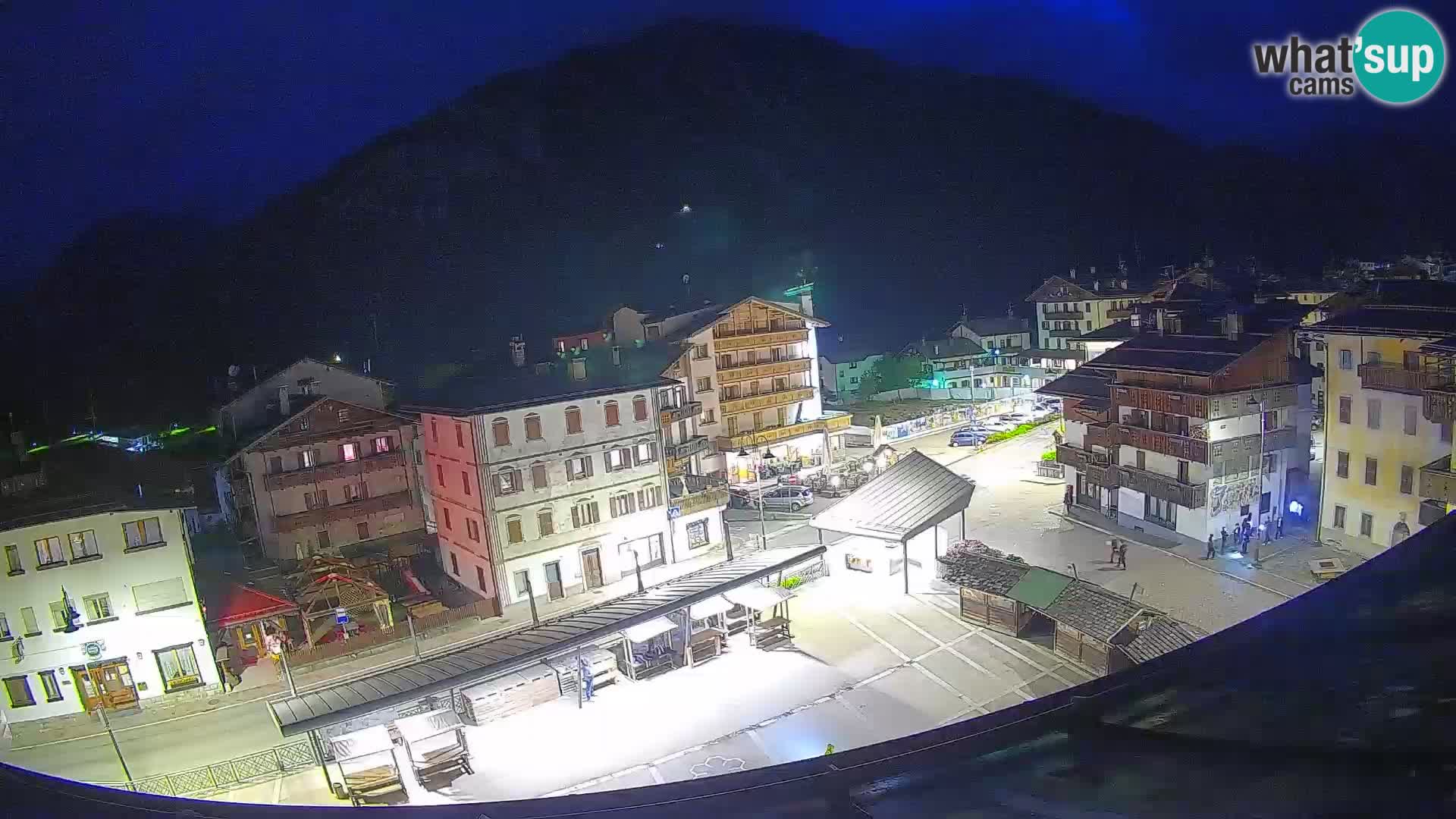 Piazza centrale di Forni di Sopra