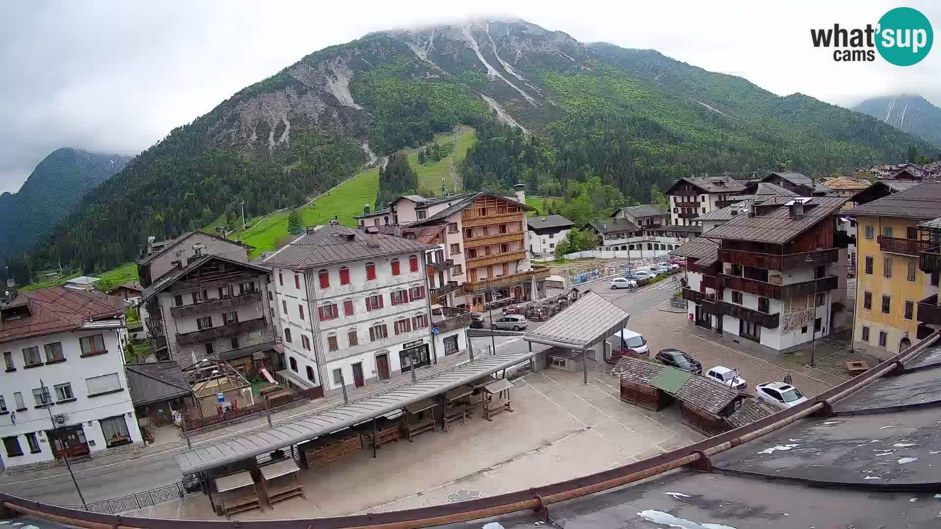 Plaza principal de Forni di Sopra