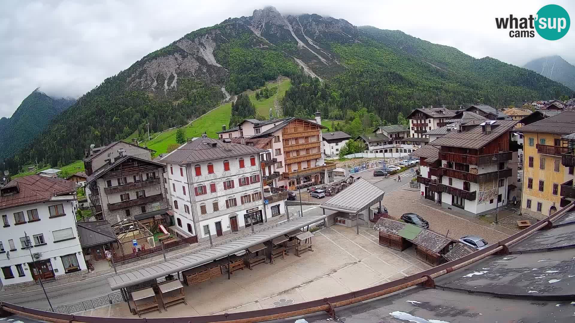 Hauptplatz von Forni di Sopra