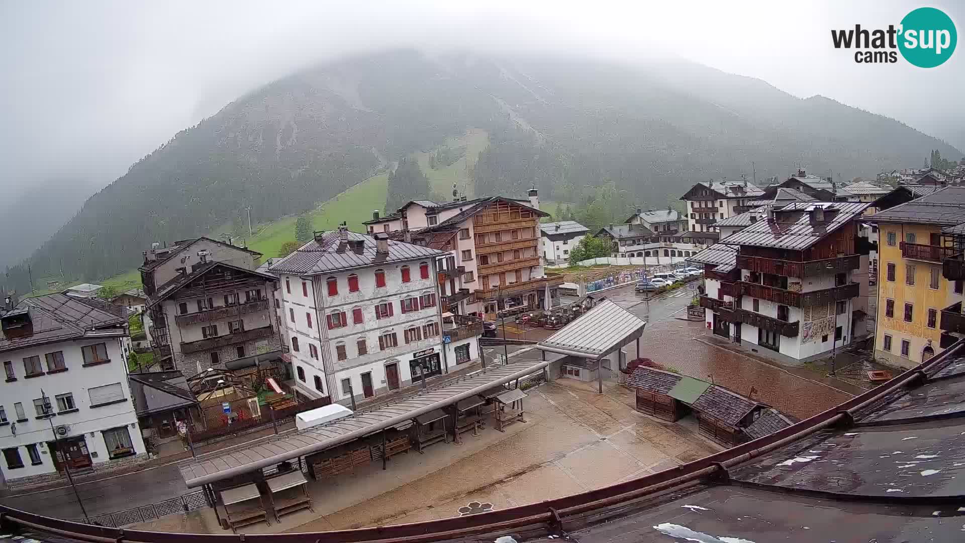 Piazza centrale di Forni di Sopra