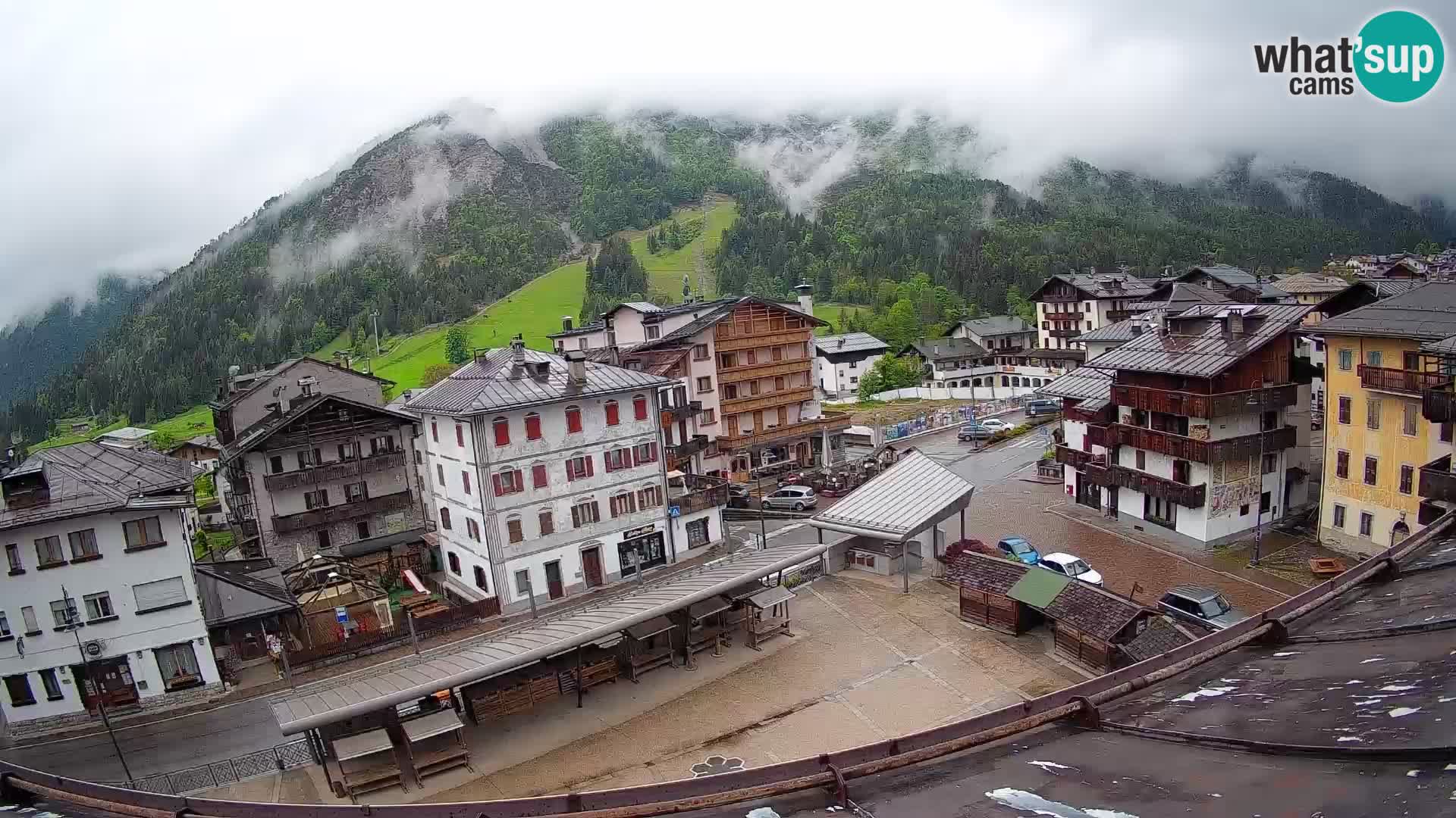 Piazza centrale di Forni di Sopra