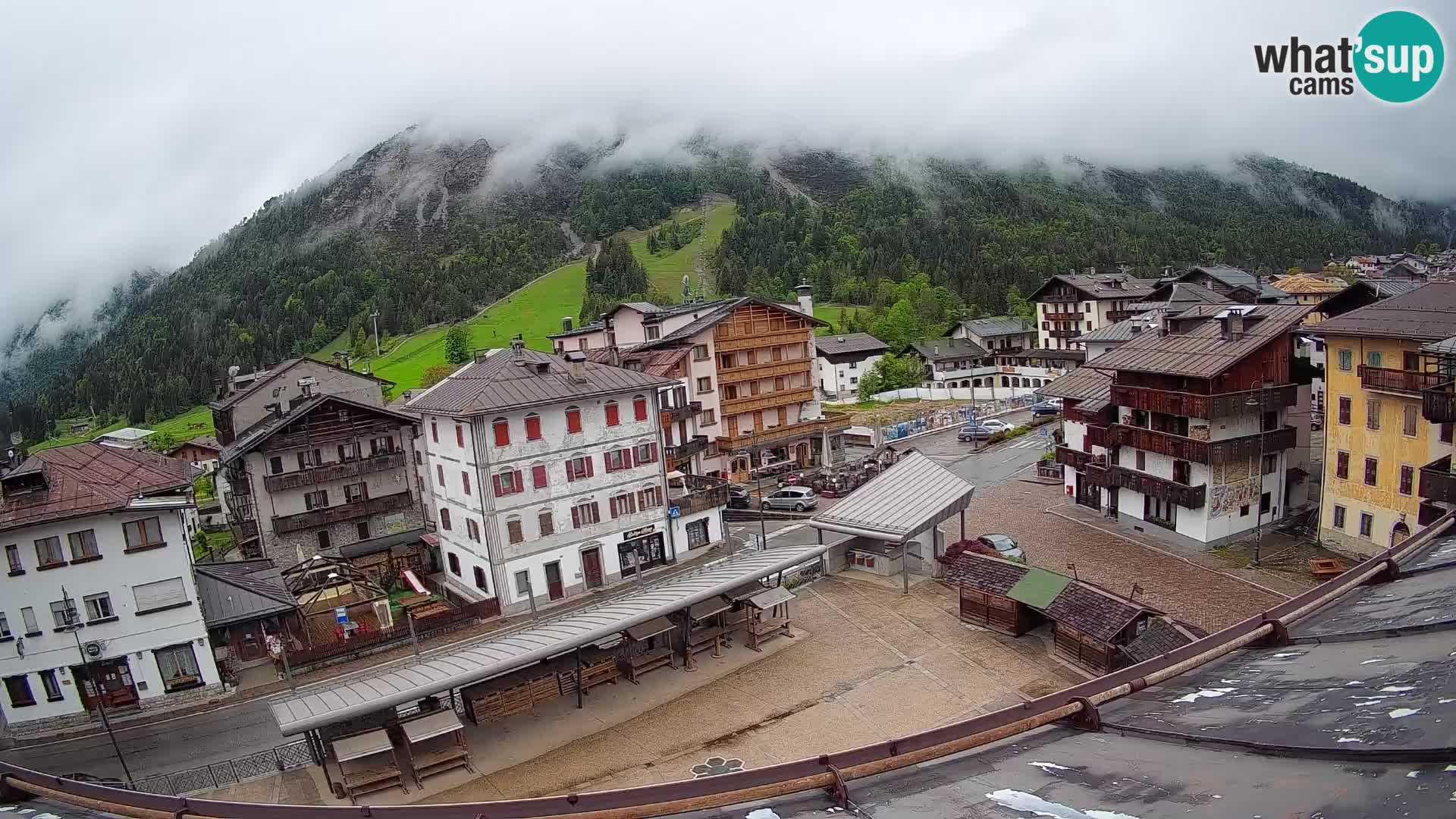 Plaza principal de Forni di Sopra