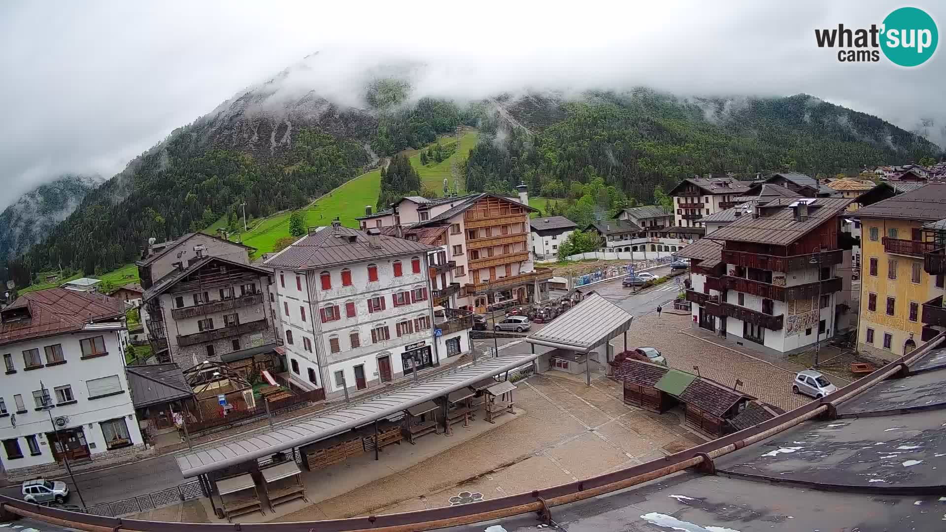Piazza centrale di Forni di Sopra