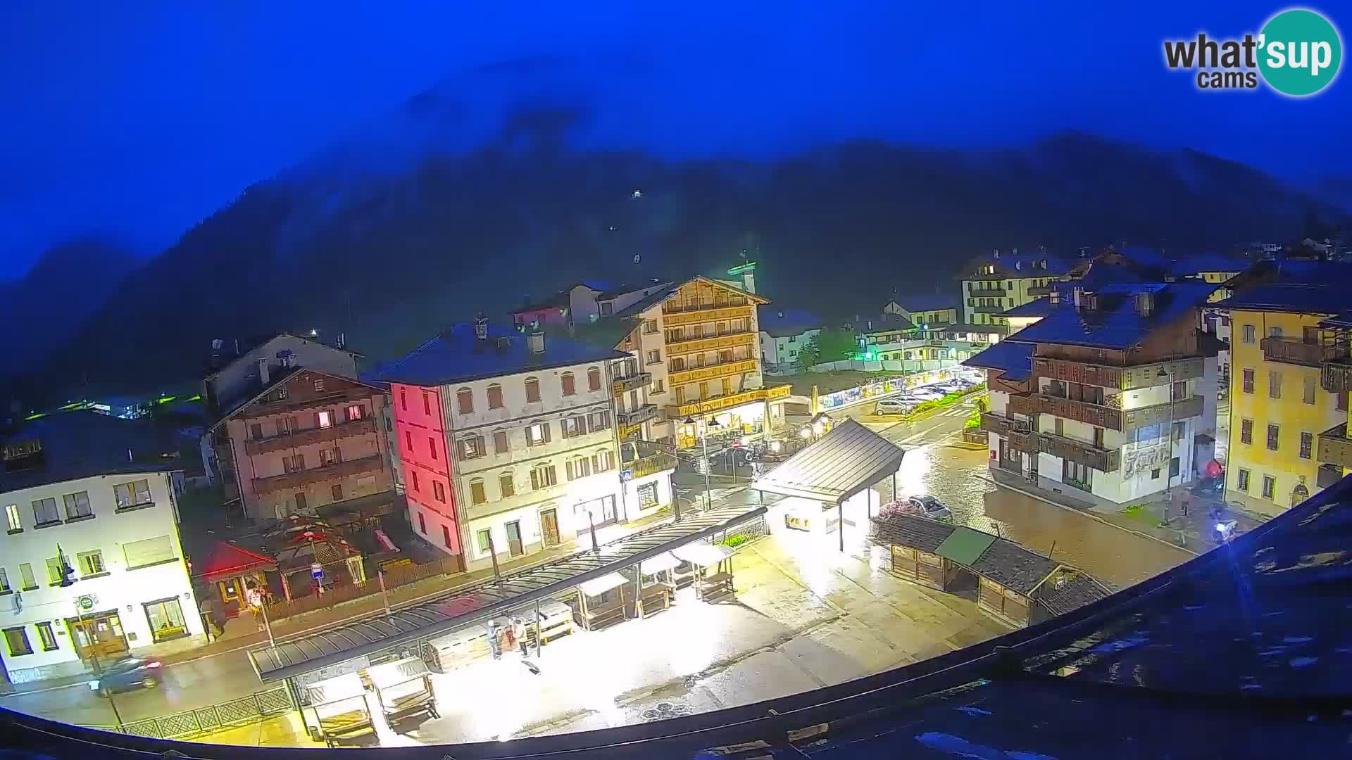 Piazza centrale di Forni di Sopra