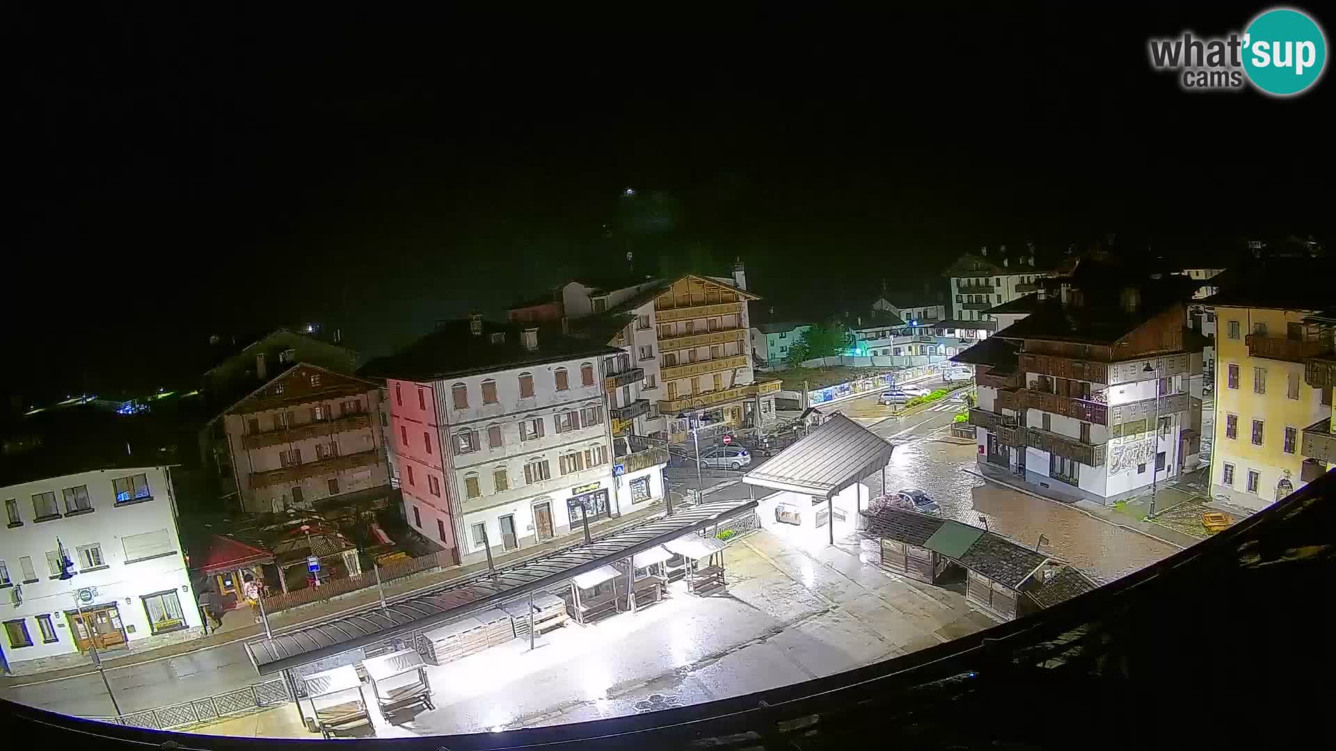 Piazza centrale di Forni di Sopra