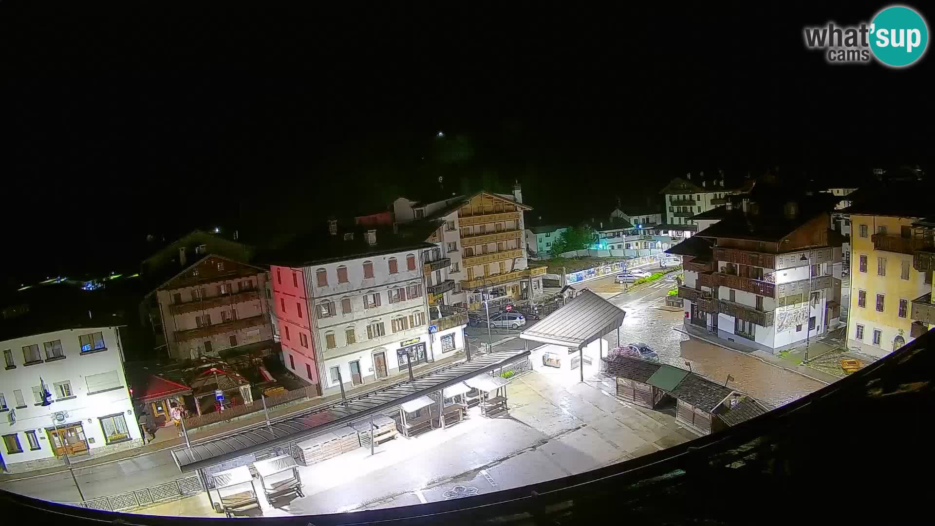 Piazza centrale di Forni di Sopra