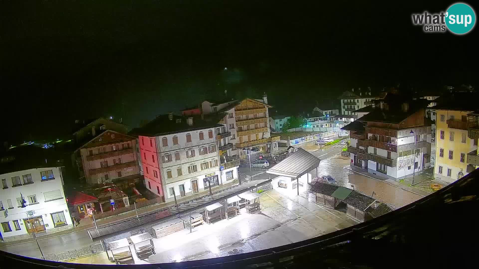 Piazza centrale di Forni di Sopra