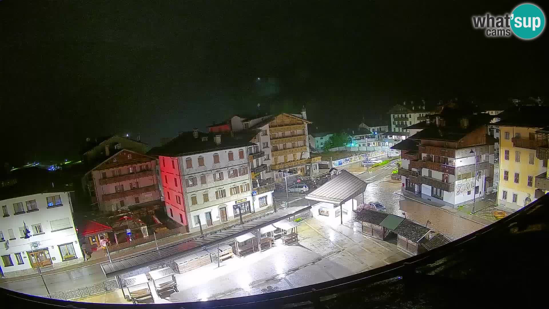 Plaza principal de Forni di Sopra