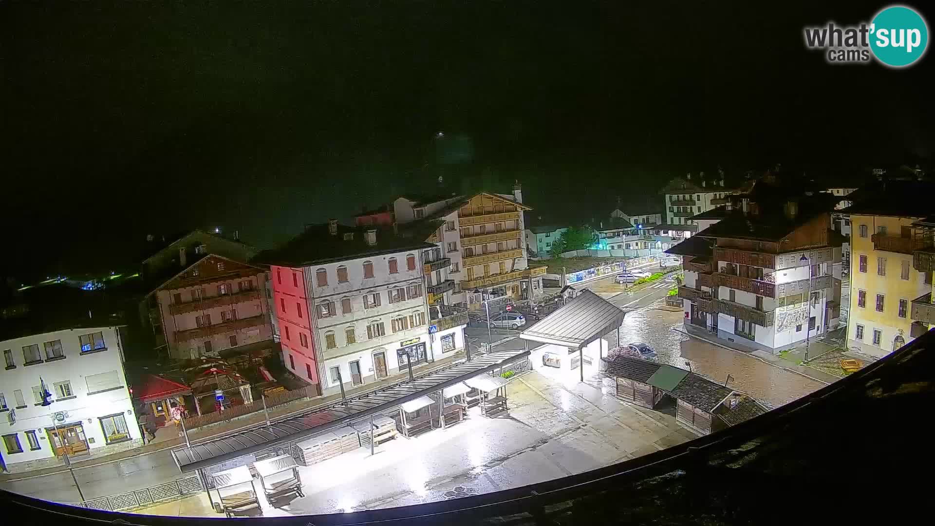 Piazza centrale di Forni di Sopra