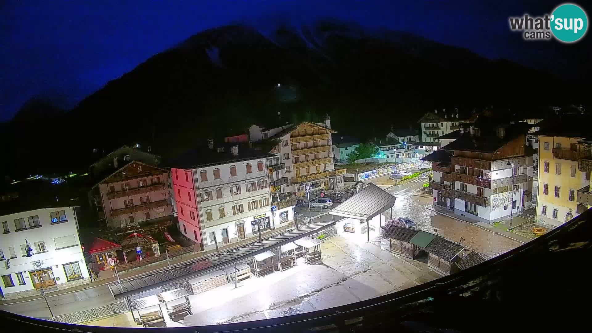 Piazza centrale di Forni di Sopra