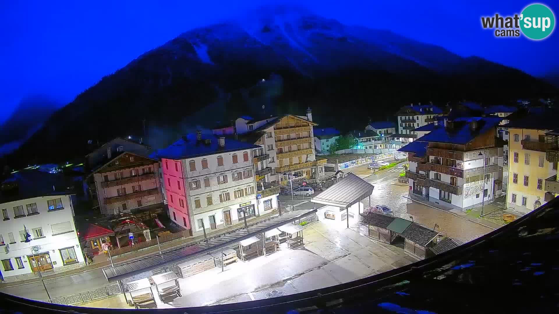 Plaza principal de Forni di Sopra