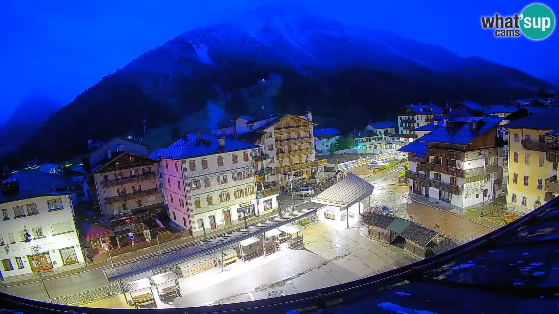 Plaza principal de Forni di Sopra