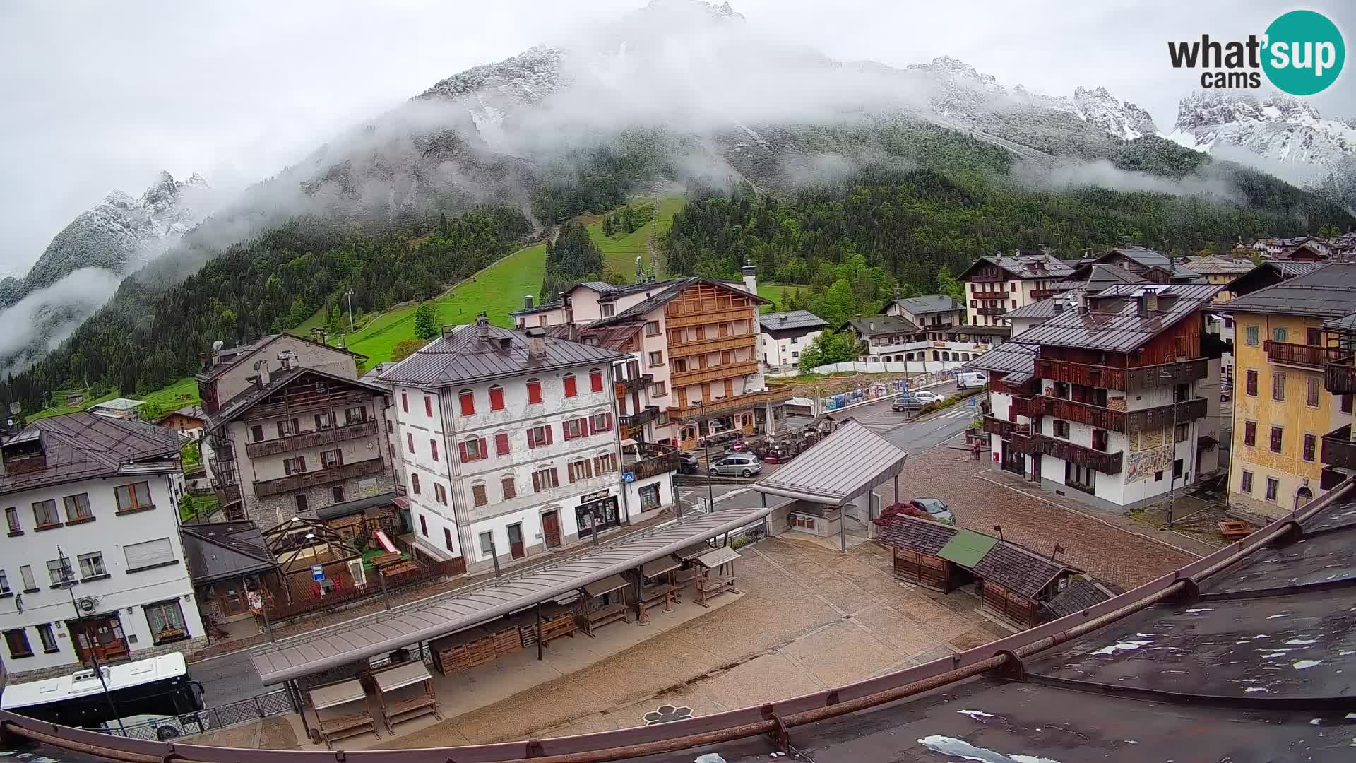Plaza principal de Forni di Sopra