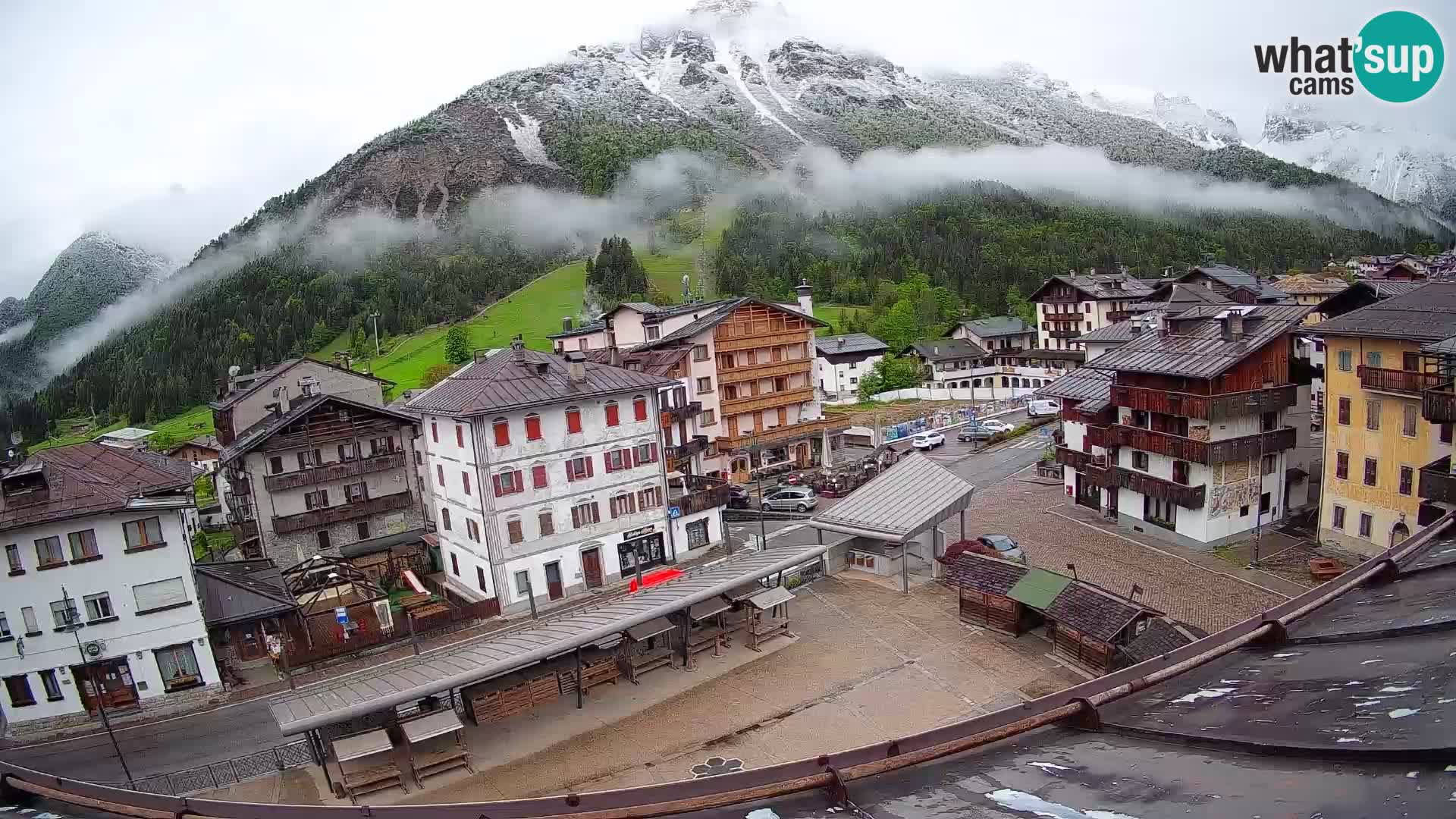 Plaza principal de Forni di Sopra