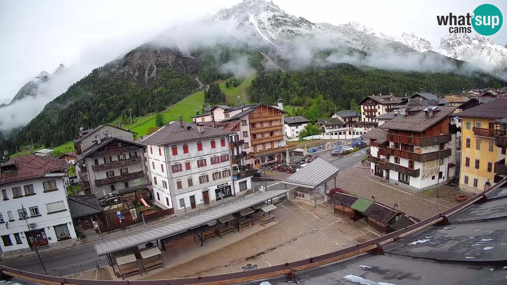 Plaza principal de Forni di Sopra