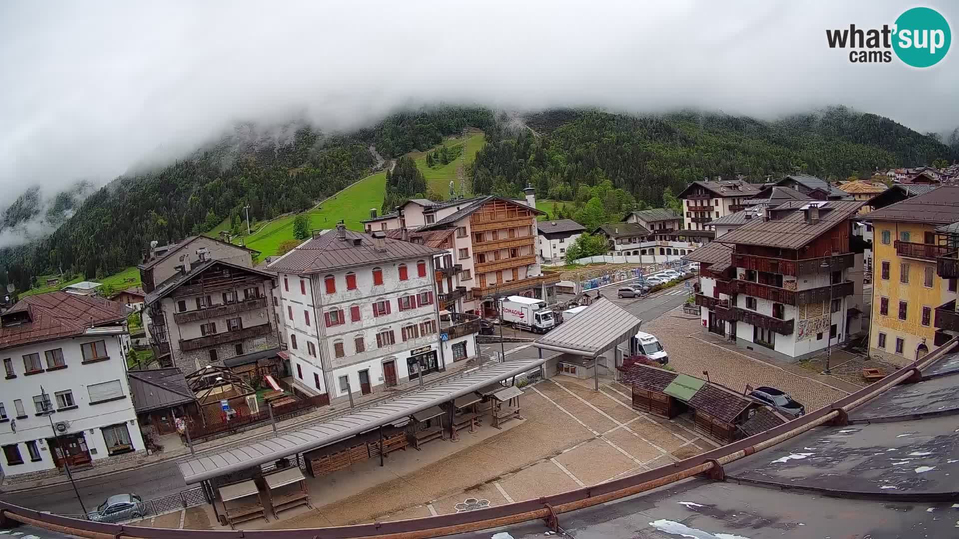 Piazza centrale di Forni di Sopra